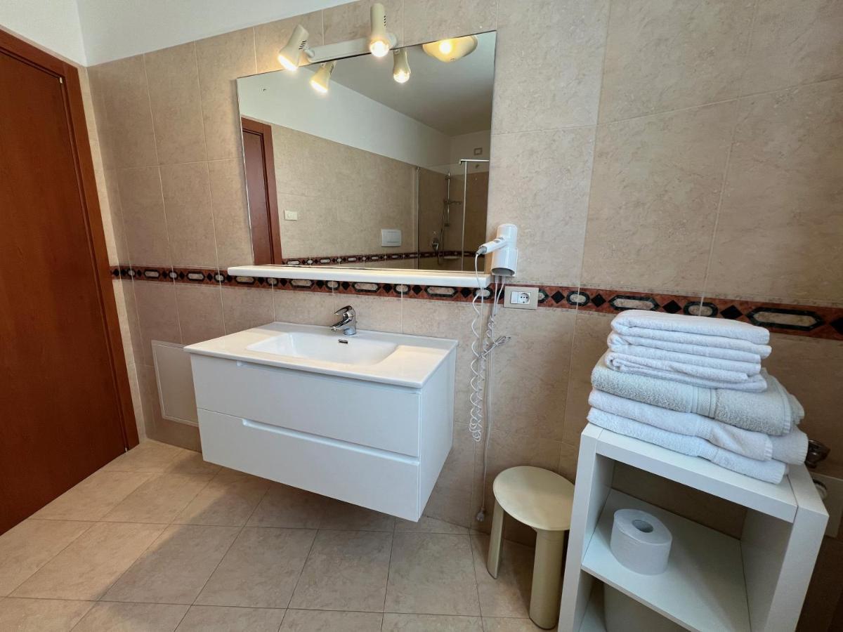 Appartamenti Baia Azzurra 3. Torbole Sul Garda Exteriör bild