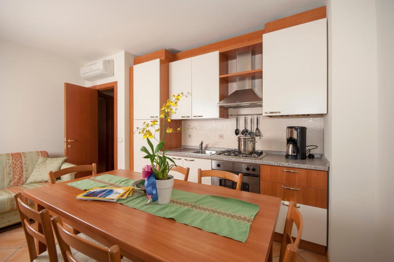 Appartamenti Baia Azzurra 3. Torbole Sul Garda Exteriör bild